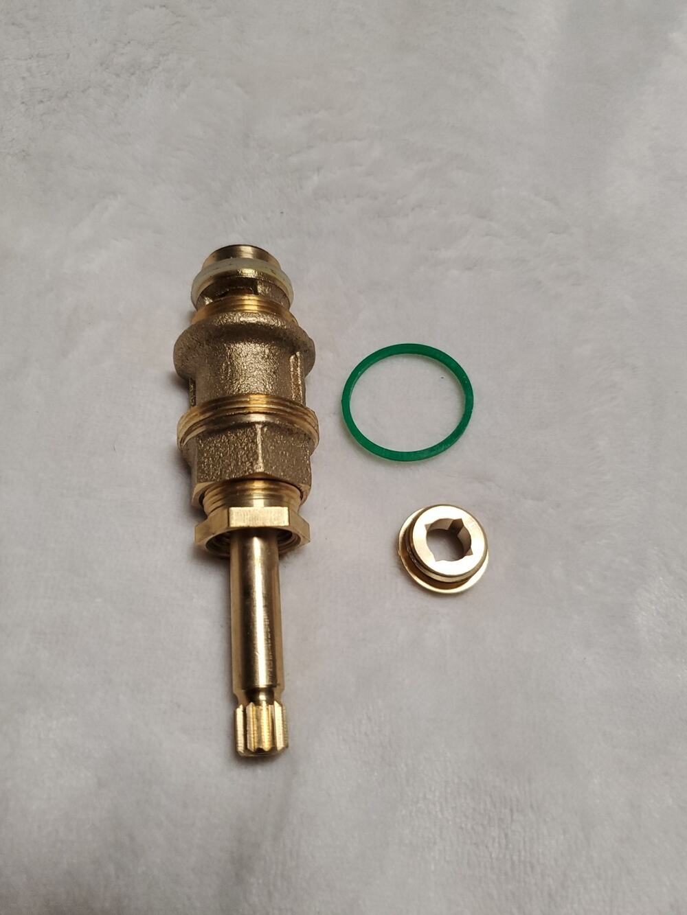 Everbilt Shower Stem for Pfister Replaces 910‑022 Includes Seat 1006 960 801 NEW